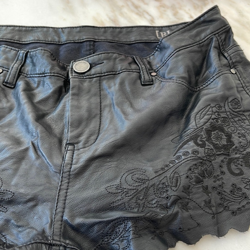 BLANK NYC black leatherette shorts with floral detail  scallop bottom sz 26